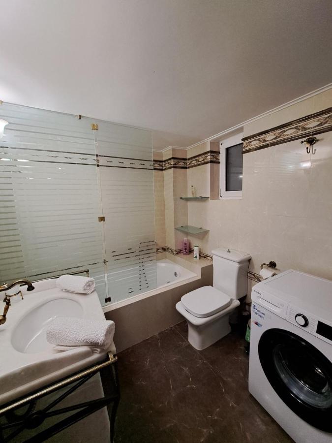 Seaview Flora'S Luxury Apartment-300Meters From The Beach Rethymno  Exterior photo